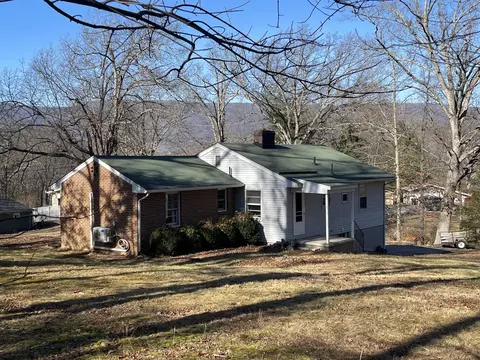 1220 Terrace Dr, Salem, VA 24153