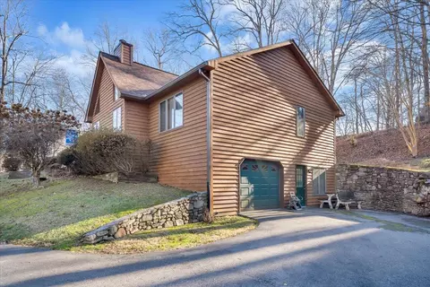 101 Willowood Dr, Vinton, VA 24179 photo 2
