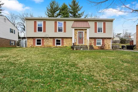 3589 Janney Ln, Roanoke, VA 24018