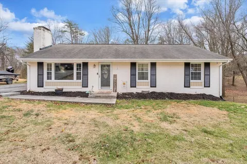 2260 Medford Rd, Salem, VA 24153