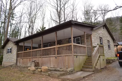 5485 Bradshaw Rd, Salem, VA 24153