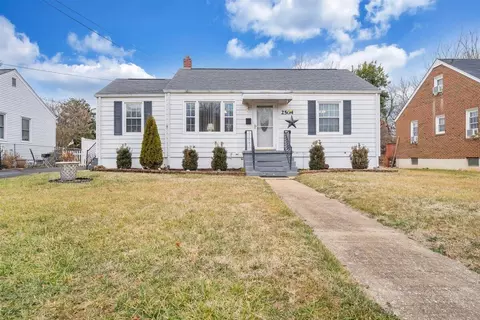 2504 Ravenwood Ave NW, Roanoke, VA 24012