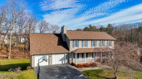6146 Renoir Ln, Roanoke, VA 24018
