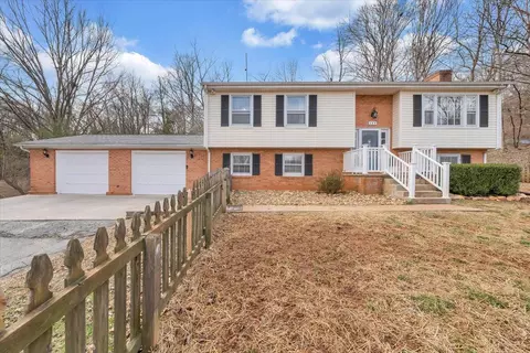 609 Lakeshore Terrace Rd, Hardy, VA 24101