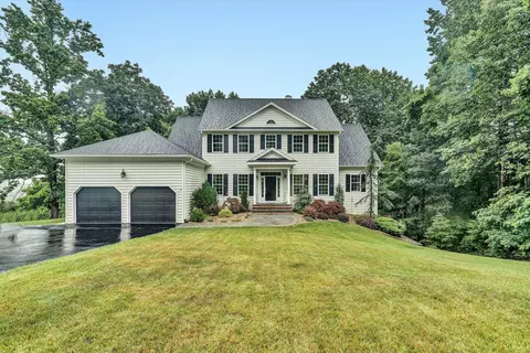 6768 Christopher Dr, Roanoke, VA 24018