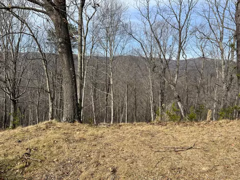 7035 Campbell Dr, Salem, VA 24153