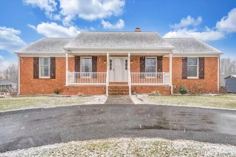 186 Nottaway Dr, Madison Heights, VA 24572