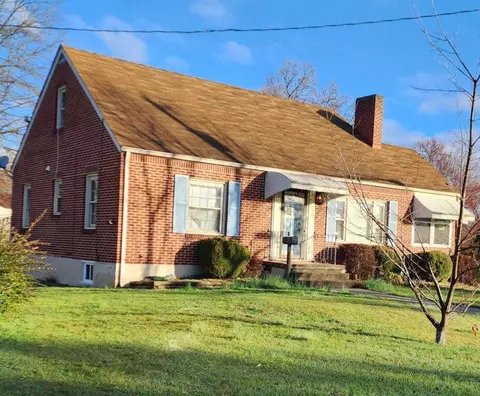 2536 Dorchester Dr NW, Roanoke, VA 24012