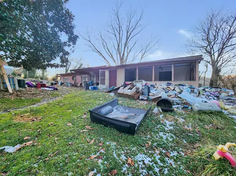 5687 Peterson Dr, Radford, VA 24141