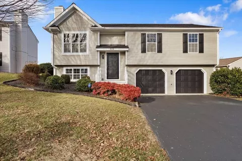 6218 Ashmont Dr, Roanoke, VA 24018