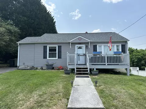 2319 Peach St, Salem, VA 24153