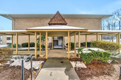 5260 Crossbow Cir #9B, Roanoke, VA 24018