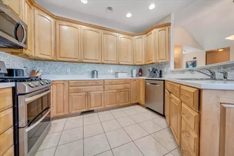 Kitchen - 508 Anchor Dr, Moneta, VA 24121 photo 4 of 7