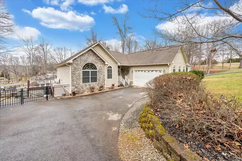 Exterior - 508 Anchor Dr, Moneta, VA 24121 photo 9 of 17