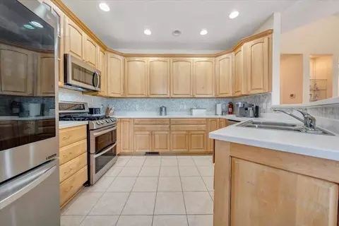 Kitchen - 508 Anchor Dr, Moneta, VA 24121 photo 3 of 7