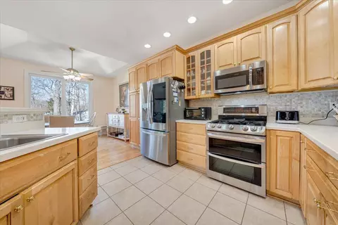 Kitchen - 508 Anchor Dr, Moneta, VA 24121 photo 6 of 7