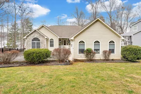 508 Anchor Dr, Moneta, VA 24121