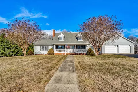 310 Pheasant Run Dr, Vinton, VA 24179