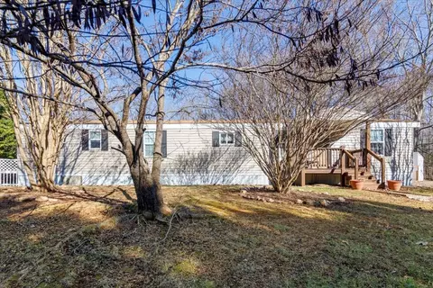 1616 Farm View Rd, Glade Hill, VA 24092