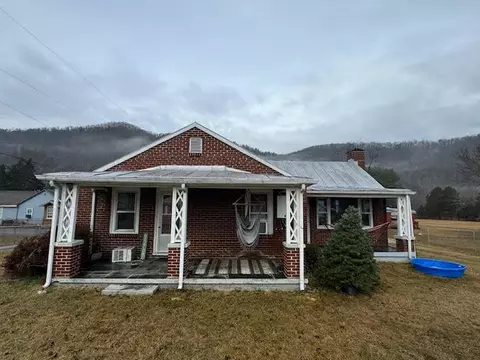 36 Glenwood Ln, Natural Bridge Station, VA 24579