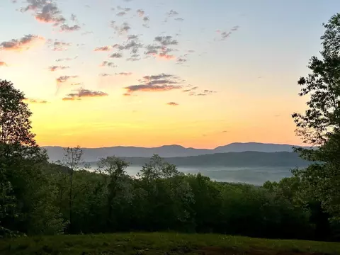 7369 Botetourt Rd, Fincastle, VA 24090
