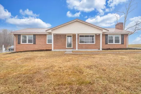 221 Highfield Cir, Rocky Mount, VA 24151