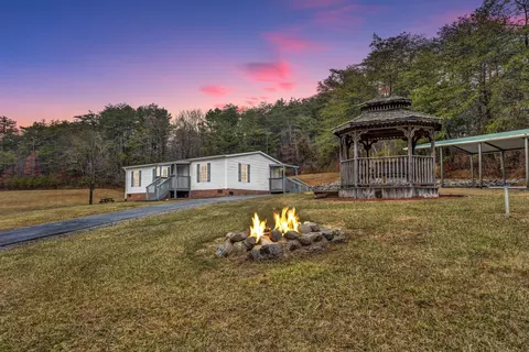 1150 Horseshoe Point Rd, Henry, VA 24102
