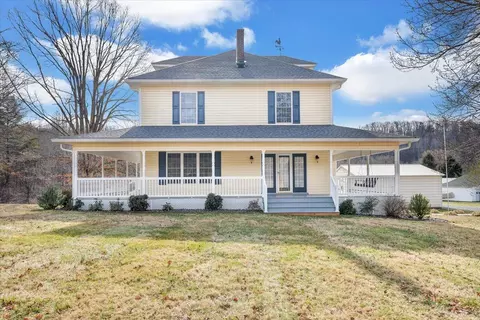 11923 Franklin St, Ferrum, VA 24088