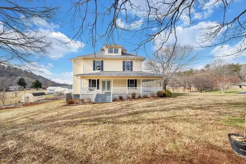 Exterior - 11923 Franklin St, Ferrum, VA 24088 photo 6 of 18