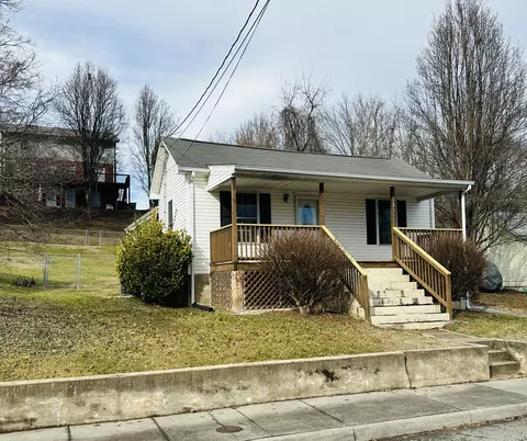 2340 King St NE, Roanoke, VA 24012