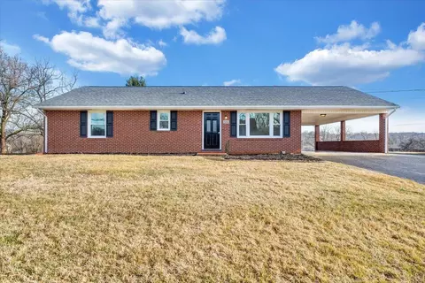 2202 Kenwood Blvd SE, Roanoke, VA 24013