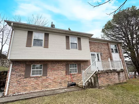 1819 Lee Ave, Bluefield, VA 24605