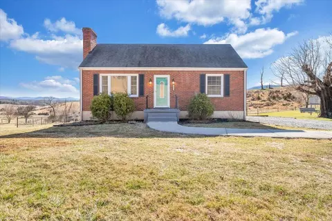4829 Blacksburg Rd, Troutville, VA 24175
