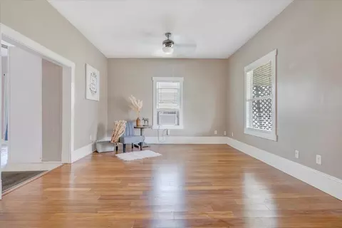 Living - 210 Front Ave, Salem, VA 24153 photo 2 of 3