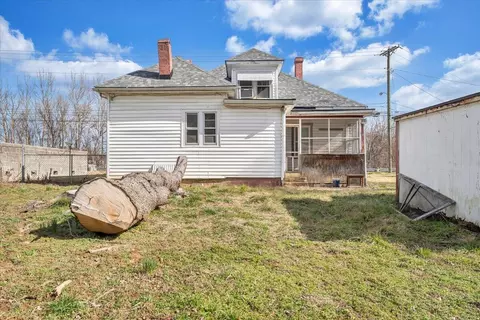 Exterior - 210 Front Ave, Salem, VA 24153 photo 5 of 11
