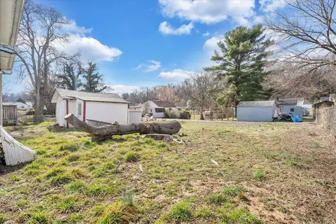 Exterior - 210 Front Ave, Salem, VA 24153 photo 3 of 11