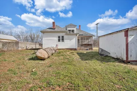 Exterior - 210 Front Ave, Salem, VA 24153 photo 6 of 11