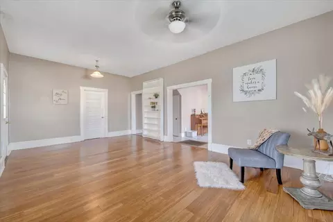 Living - 210 Front Ave, Salem, VA 24153 photo 3 of 3