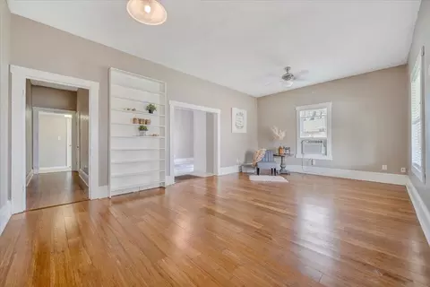 Living - 210 Front Ave, Salem, VA 24153 photo 1 of 3