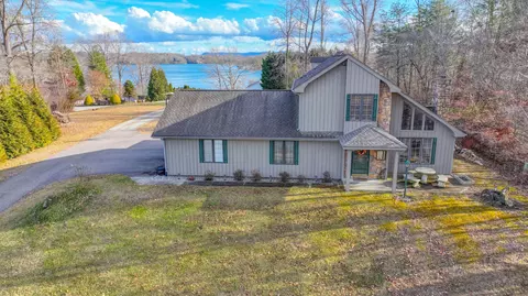 920 Oldfield Rd, Moneta, VA 24121