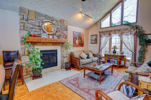 920 Oldfield Rd, Moneta, VA 24121 photo 13
