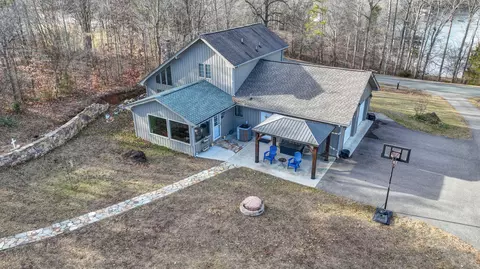 920 Oldfield Rd, Moneta, VA 24121 photo 5