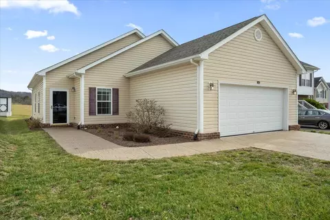 2629 Paddington Station Ln, Vinton, VA 24179