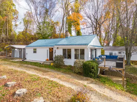 802 Indian Valley Post Office Rd NW, Indian Valley, VA 24105