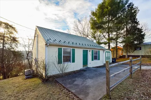 3007 Idlewild Blvd NE, Roanoke, VA 24012