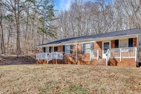 1118 Drewry Rd, Martinsville, VA 24112