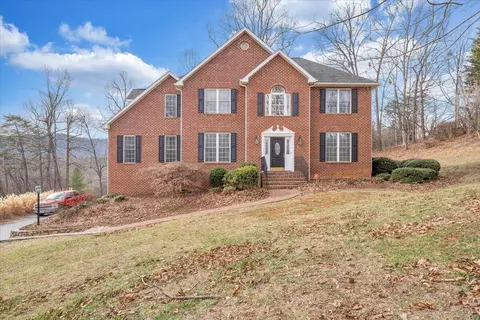 56 Estates Cir, Troutville, VA 24175
