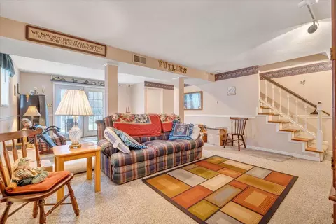 Living - 5642 Legate Dr, Roanoke, VA 24019 photo 2 of 8