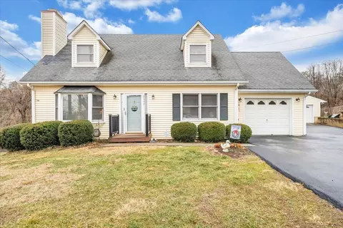 Exterior - 5642 Legate Dr, Roanoke, VA 24019 photo 9 of 16