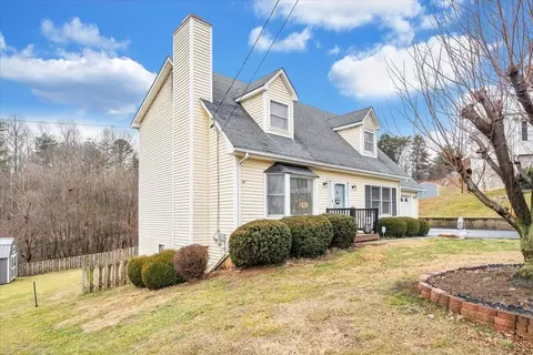 Exterior - 5642 Legate Dr, Roanoke, VA 24019 photo 10 of 16